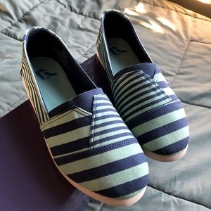 Cute! Summertime Striped Slip On shoes